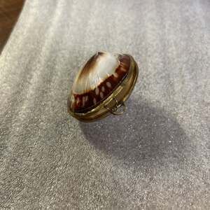 Vintage Sea Shell Trinket‎ Box Brass hinged Ring/Pill Box